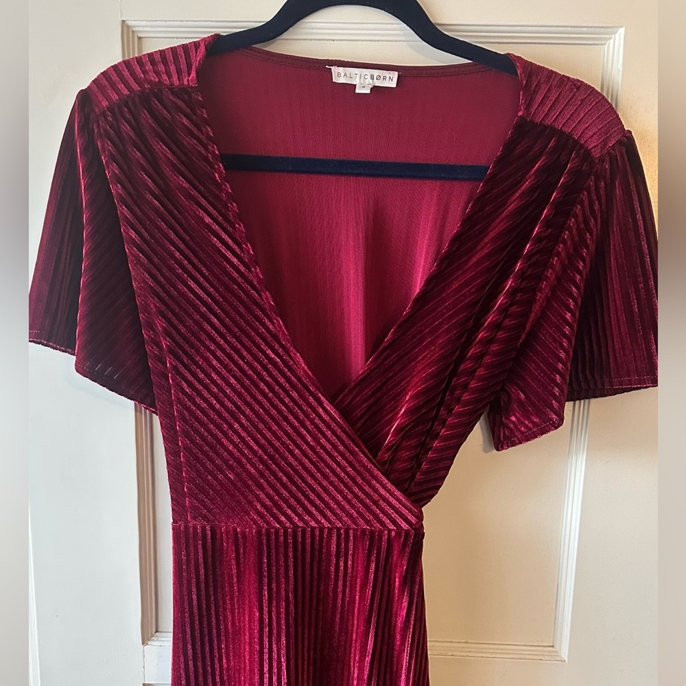 Baltic Born ribbed red short sleeve burgundy velvet dress
